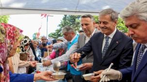 Sakarya'da bir günde 15 bin kişiye aşure ikramı