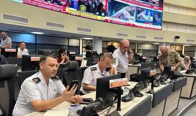 AFAD: 20 artçı deprem kaydedildi, 24 hasar ihbarı geldi
