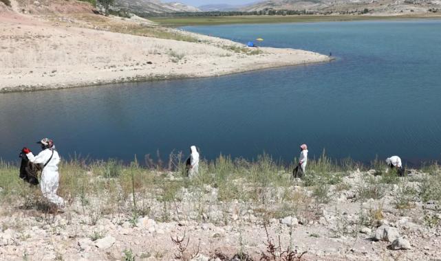 Altınapa Baraj Gölü çevresinde temizlik çalışması yaptı