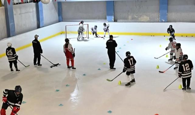 Buz Hokeyi Gelişim Kampı ilk kez Antalya'da