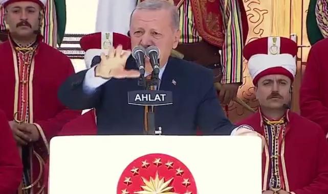 Cumhurbaşkanı Erdoğan Ahlat'ta... Terörsüz Türkiye'de son düzlükteyiz