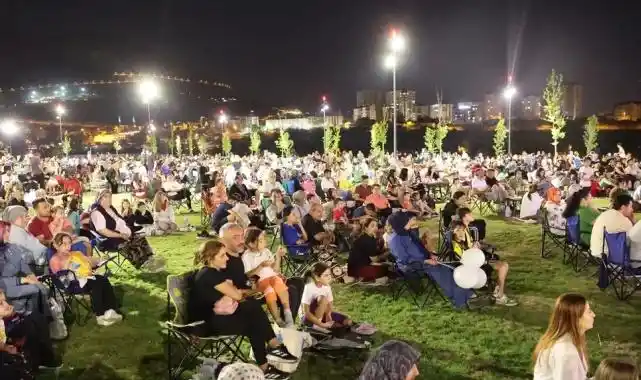 Kayseri Talas Millet Bahçesi'nde yazlık sinema keyfi