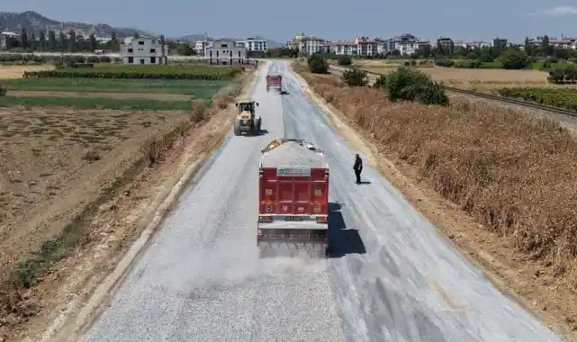 Manisa Salihli’de Büyükşehir'den yol çalışması