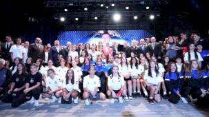 Bakan Güler: Sahada koşan her genç kızımız geleceğe umut oluyor