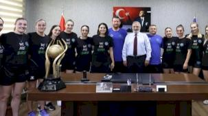 Bursa Büyükşehir Belediyespor Kadın Hentbol'da imzalar atıldı