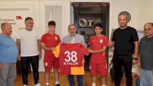 Galatasaray'a transfer olan Talaslı gençten Başkan Yalçın'a ziyaret