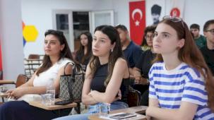 Keçiörenli gençler geleceğe yapay zekayla hazırlanıyor