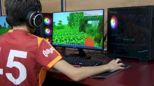 Özel gereksinimli çocuklara teknoloji dolu yaz etkinliği