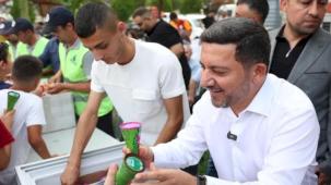Rasim Arı'dan Nevşehirli çocuklara limonata ve dondurma