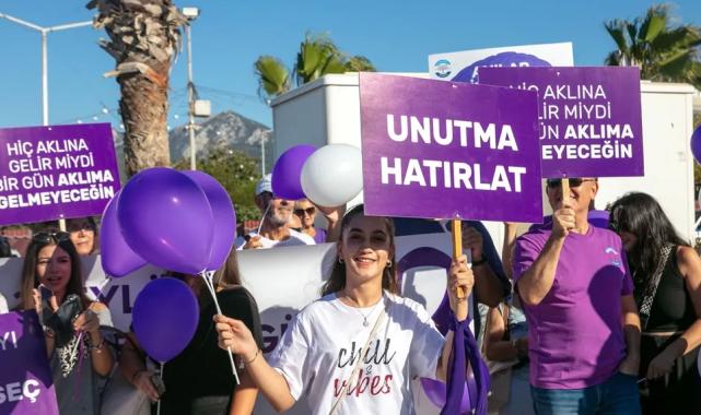 İzmir Güzelbahçe’de Dünya Alzheimer Günü yürüyüşü