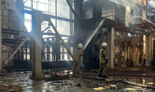 İzmir'de ALOSBİ’deki fabrika yangını kontrol altında