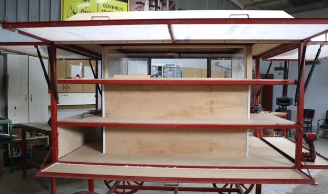 İzmit Belediyesi atölyeleri fabrika gibi