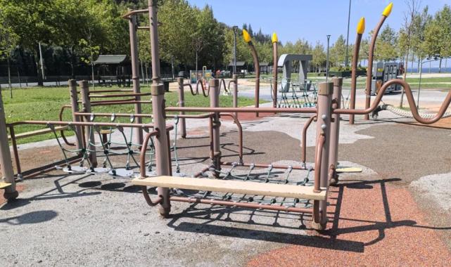 Karamürsel Ereğli Aktif Park'ın zemini yenilendi
