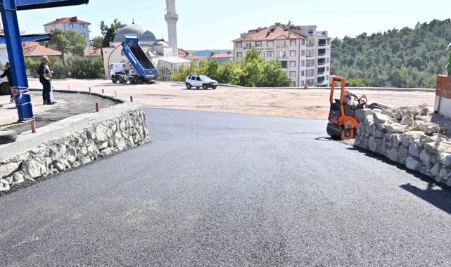 Manisa Büyükşehir'den Gördes'e asfalt