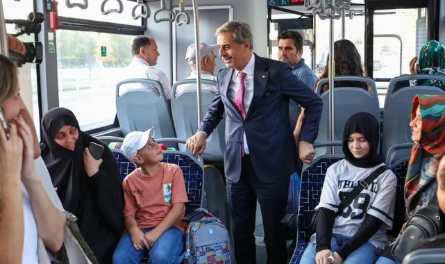 Sakarya metrobüs hattı genişletildi... Başkan Alemdar, vatandaşlarla birlikte yolculuk yaptı
