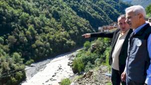 Bakan Uraloğlu Artvin'de... Sel ve heyelan hasarlarını inceledi