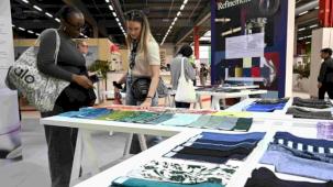 Bursa kumaşları Paris'te genç tasarımcılarla küresel vitrinlerde parladı