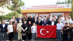 Kocaeli Gebze'de şehit yakınlarına vefa ziyareti
