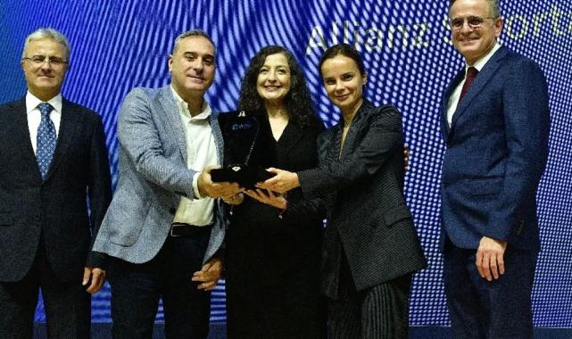 Allianz 2024 Entegre Raporu Ödüllendirildi