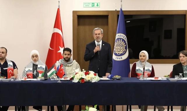 Ankara Üniversitesi'nde akademik kadro Filistinli öğrencilerle buluştu