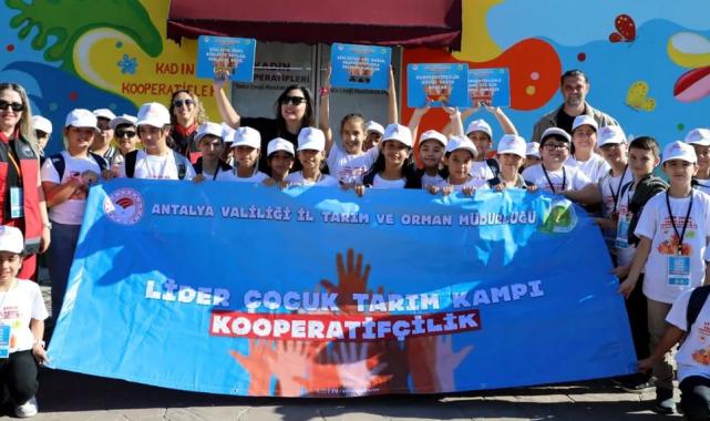 Antalya'da ‘Lider Çocuklar’ kadın emeğini destekledi