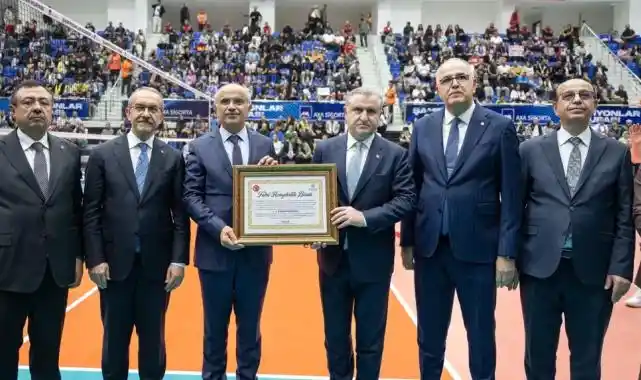 Bakan Bak'a Malatya'dan hemşerilik beratı