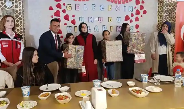 Erzurum'da 'Geleceğin Umudu Kızlarımız' ile kız çocuklarına destek