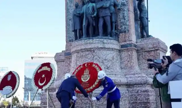 İstanbul'un kurtuluşu Taksim'de kutlandı