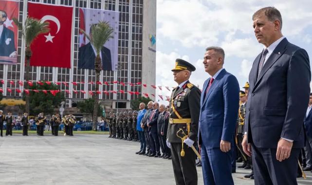 İzmir’de Cumhuriyet Bayramı Kutlamaları Başladı