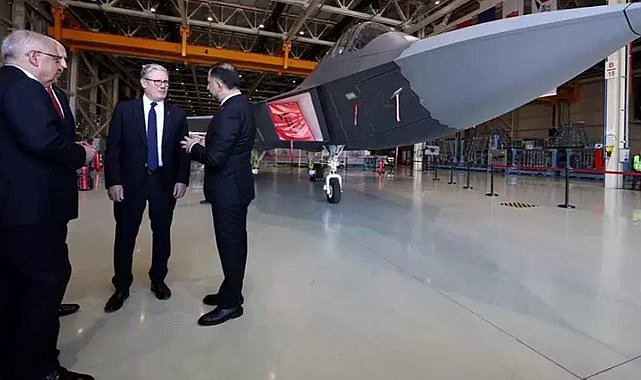 İngiliz Başbakan KAAN'a Hayran Kaldı!