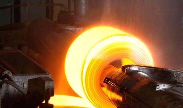 Sanayi üretimi yıllık yüzde 6,8 artarken, aylık yavaşladı