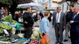 Artvin Valisi Ergün'den halk pazarına ziyaret