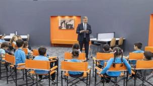 Başkan Tugay İzmirli çocuklara hikaye okudu