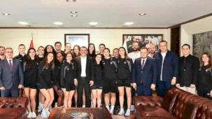 Denizli Büyükşehir'in sultanları yeni sezona hazır