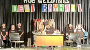 Genç İzmir’den tiyatroseverlere 'Deli Bayramı' oyunu