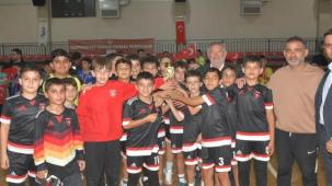 İzmir Çiğli’de Cumhuriyet coşkusu Futsal sahasında zirveye taşındı