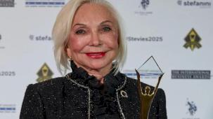 Nurten Öztürk, Dünyada İlk Kez Verilen “Yılın Sosyal Etki Lideri” Altın Stevie Ödülü’nü Alan İlk İsim Oldu