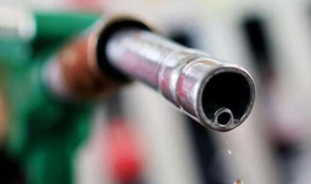 Benzine bir zam daha!