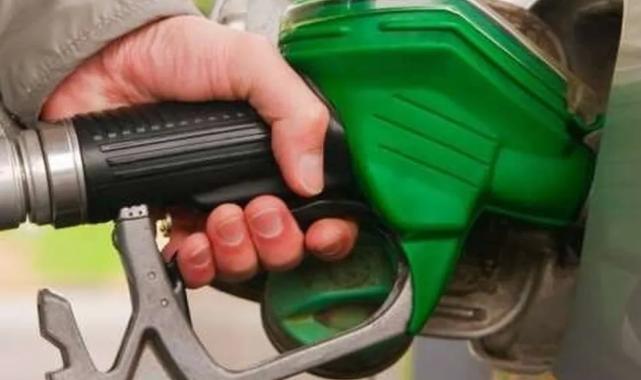 Benzine zam geliyor