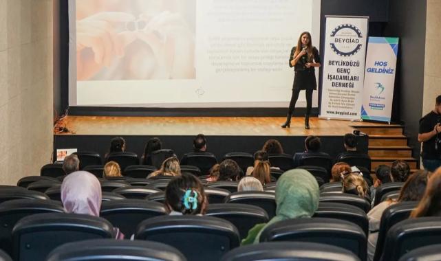 İstanbul Beylikdüzü'nde 'Evlilik Okulu' başladı