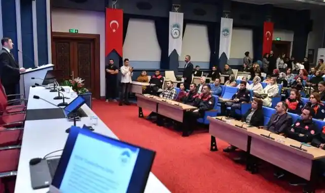 Kayseri Büyükşehir personeline 'Etik Davranış' eğitimi