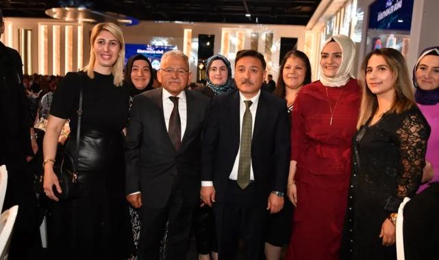 Memduh Büyükkılıç'tan 'öğretmenlere' övgü