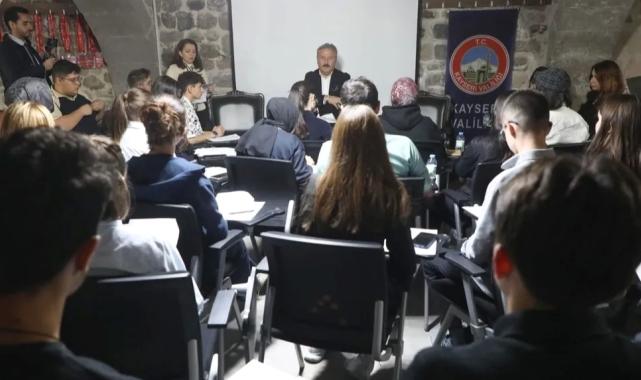 Mustafa Palancıoğlu Mektep Melikgazi'de öğrencilerle buluştu