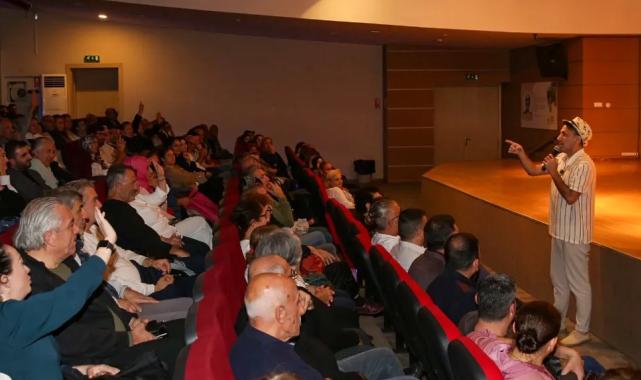 Öğretmenlere 'Çiğli Komedi Akşamları' neşeli gece yaşattı