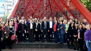 Antalya'da şiddete karşı ses, Al Yazma’da yükseldi