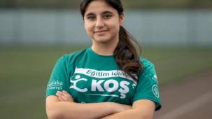 Darüşşafaka koşucusu İnci Naz Sönmez maratonun 'en iyi koşucusu' seçildi