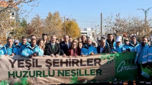  Gaziantep'te YEŞİLANTEP projesiyle fidanlar toprakla buluşuyor
