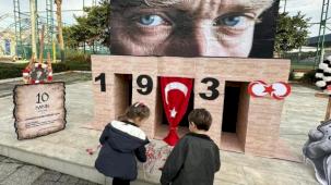 İstanbul Bakırköy 10 Kasım'da Ata'sını andı