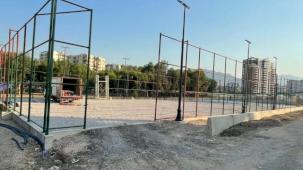 İzmir Büyükşehir’den gençlere beş yeni halı saha