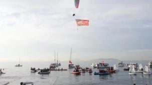 Kadıköy’de Binlerce Kişi Ata’ya Saygı Zinciri Oluşturdu